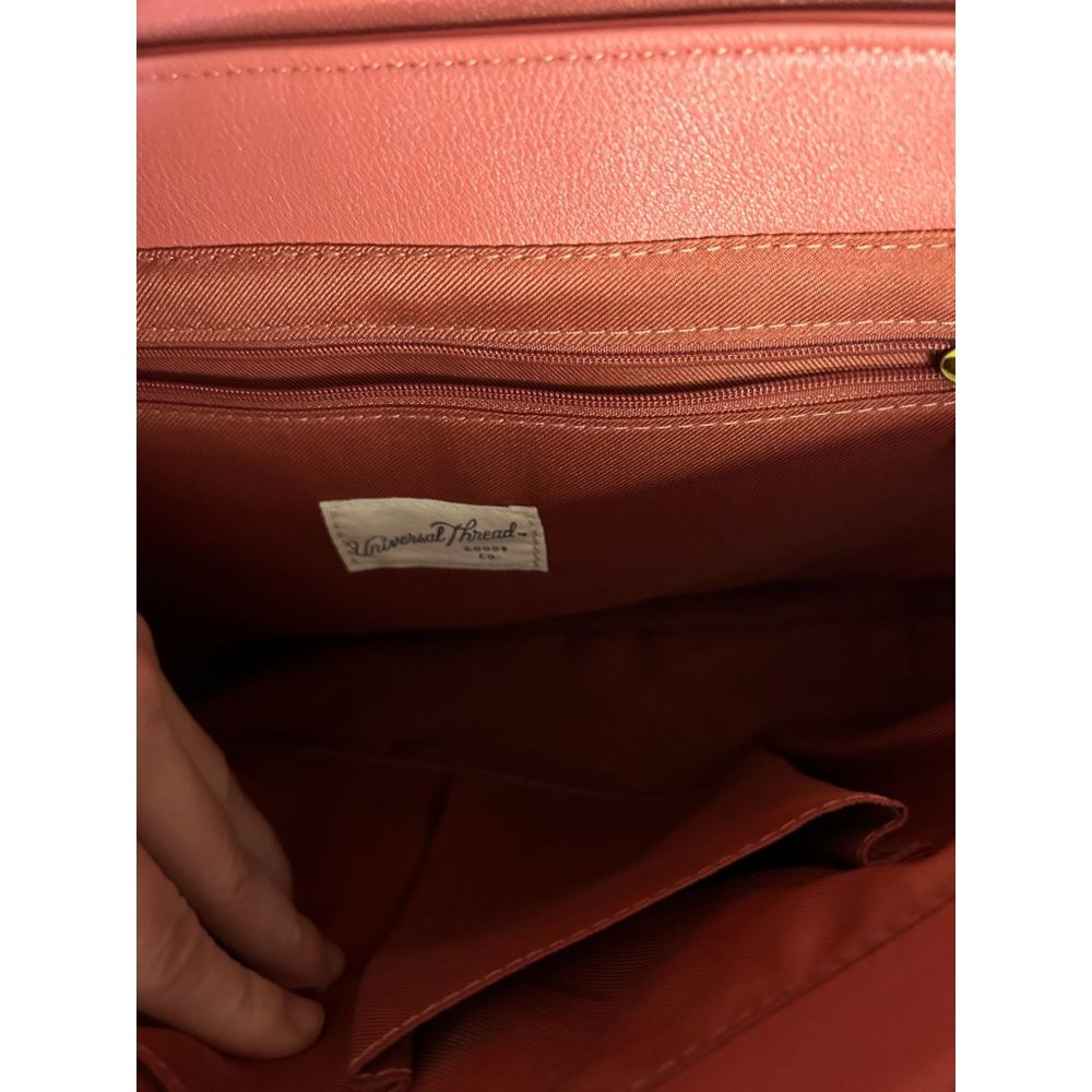 Universal Threads Large Pink Purse - Picture 3 of 3